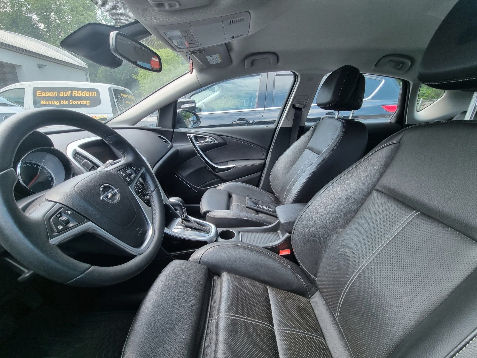 Fahrzeugabbildung Opel Astra 1.6 Turbo INNOVATION 132kW Automatik